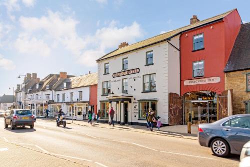 Olney Bed & Breakfast | Welcoming Stay at The Bull Hotel: Pet-Friendly & Rated 8.5