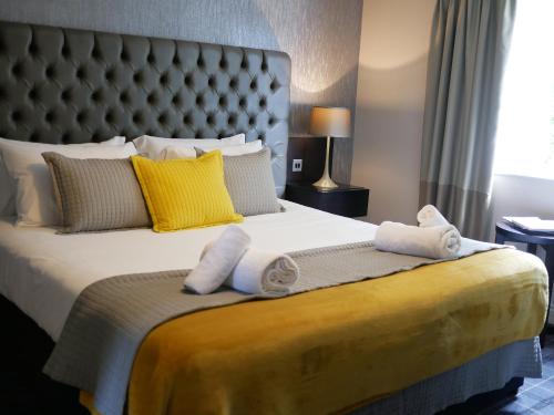 Trafford Hotel | Pet-Friendly Comfort at The Bulls Head Hotel with Dining