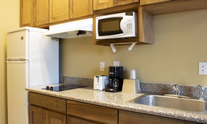 Cedar Park House | Relax at The Bungalows - King Recliner with Pool & Spa