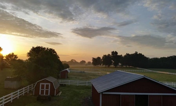 Shelbyville Apartment | The Bunkhouse at Rolling Thunder Ranch located in Shelbyville, TN