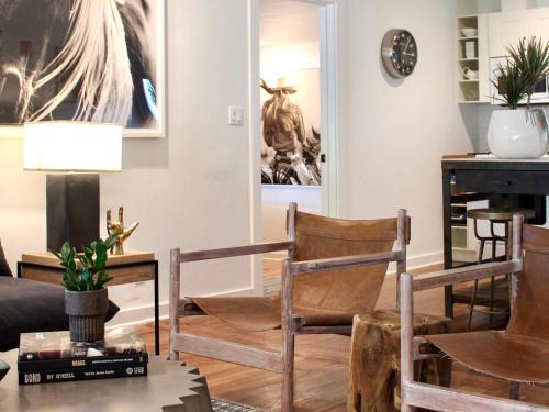 Fredericksburg House | Discover The Burbank House: Family Friendly with Hot Tub