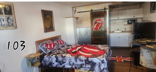 Lamar Hotel | Find Comfort at The Buzzards Nest with Breakfast & Kitchen