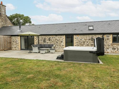 Vale of Glamorgan House | Pet-Friendly Retreat at The Byre: Rated 10/10 by Guests
