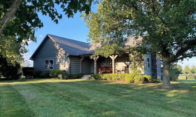 Paris Cabin | Ocean View Delight at The Cabin at Denali Stud