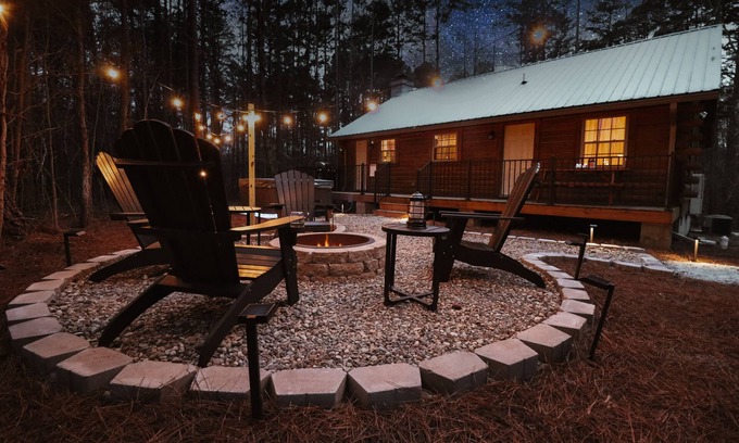 Hurdle Mills Cabin | Escape to The Cabin At Hurdle Mills: Hot Tub & Fire Pit