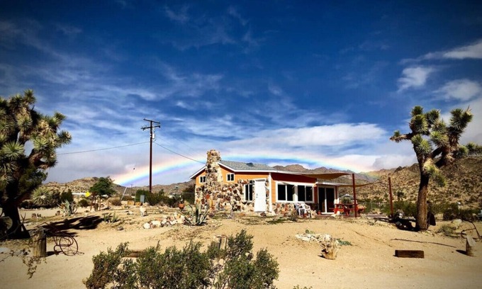 Joshua Tree House | Family-Friendly Cabin at Windy Gap with Breakfast Included