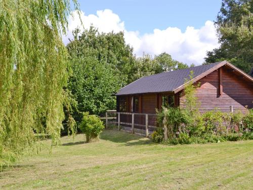 East Dereham House | Pet-Friendly Retreat: The Cabin with Private Pool & High Ratings