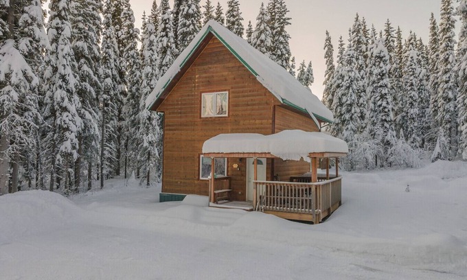 Fairbanks House | Enchanting Retreat at The Cabin in the Woods 2