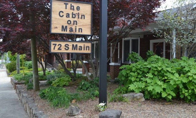 Jasper House | Prime Location: The Cabin on Main in Downtown Jasper