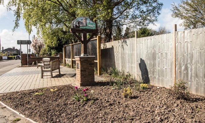 Skegness Hotel | Cozy Cabin at Saracens Head with Ocean View Amenities