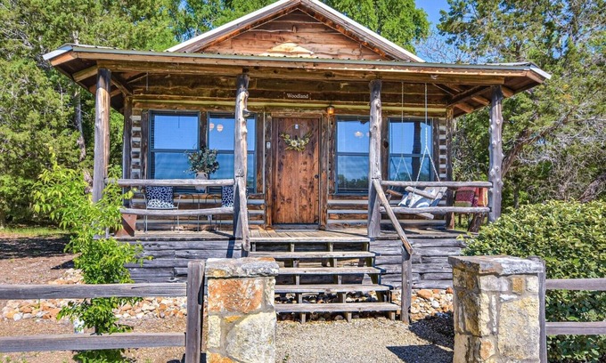 Georgetown Cabin | Relaxing Retreat: The Cabins at Angel Springs - Songbird