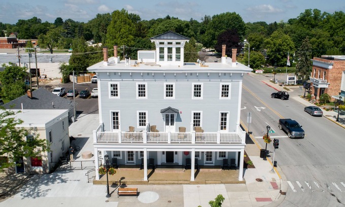 Lexington Hotel | Unforgettable Stay at The Cadillac House - Rated 9.6/10