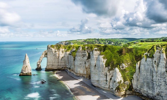 Froberville Ski Chalet | Idyllic Cagouilles Chalet with Ocean View Near Etretat