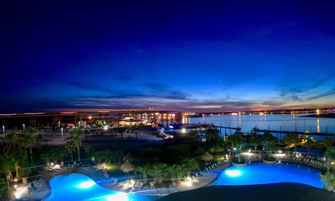 Orange Beach East Condo | Unforgettable Gulf Sunsets Await! Rated 10/10 with Pool & Spa