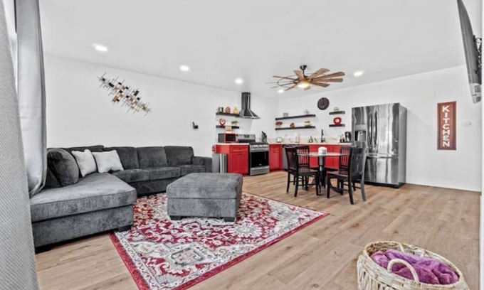 Visalia House | Discover The Cambridge Loft near Sequoia National Park