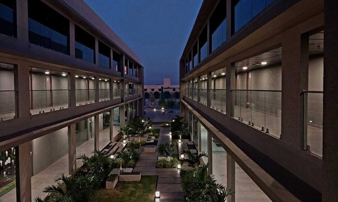 Viramgam Hotel | Discover Comfort at The Camellia by YUHI with Pool & Dining