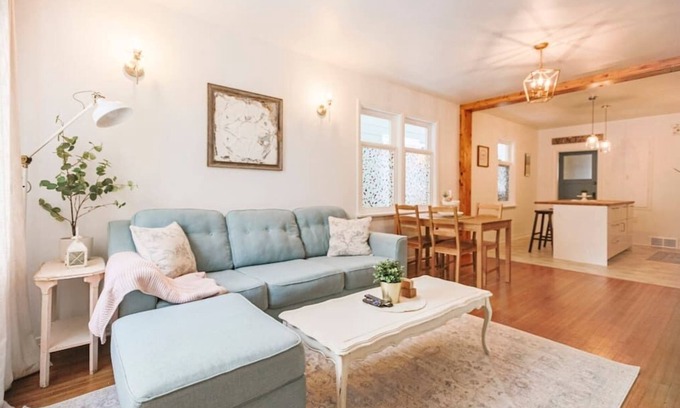 Saskatoon House | Pet-Friendly Retreat Near Downtown and the River