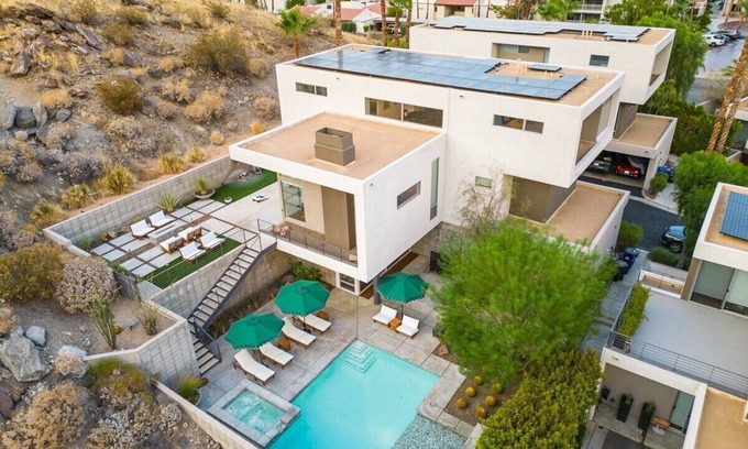Canyon Corridor House | Indulge at The Canyon: Pet-Friendly Palm Springs Retreat