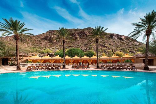 Camelback East Resort | Experience The Canyon Suites at The Phoenician Resort