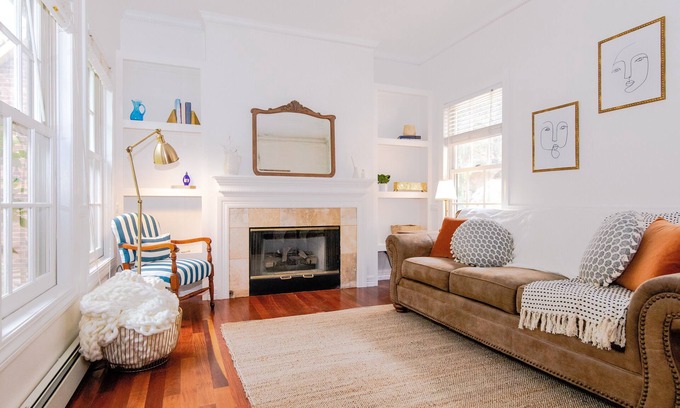 Divide Cottage | Family-Friendly Retreat at The Cape Cod with Breakfast