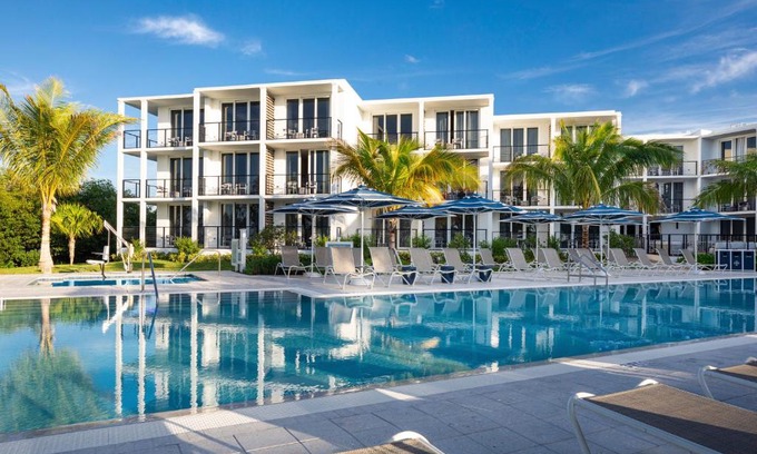 New Town Hotel | Oceanfront Retreat at The Capitana Key West - Pet Friendly