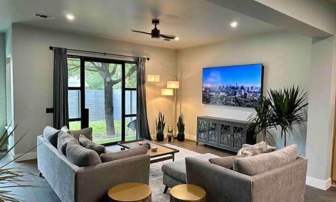 Montopolis House | Discover Family-Friendly Comfort at The Cappelli | ATX