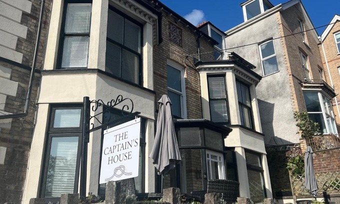 Looe Bed & Breakfast | Unforgettable Stay at The Captain's House with Ocean Views
