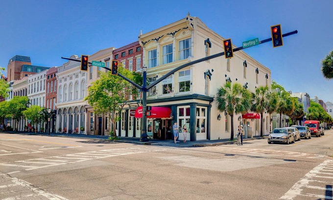 Charleston Historic District Condo | Experience The Carolina: Historic District's Finest Stay