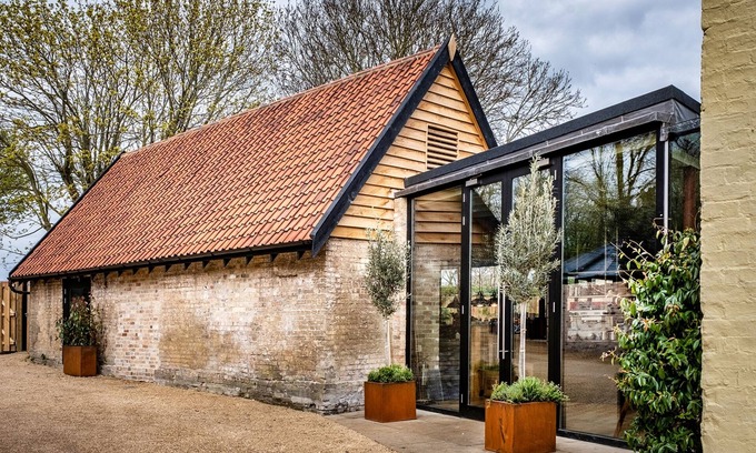Great Wilbraham Hotel | Welcoming Stay at The Carpenters Arms with Delicious Dining