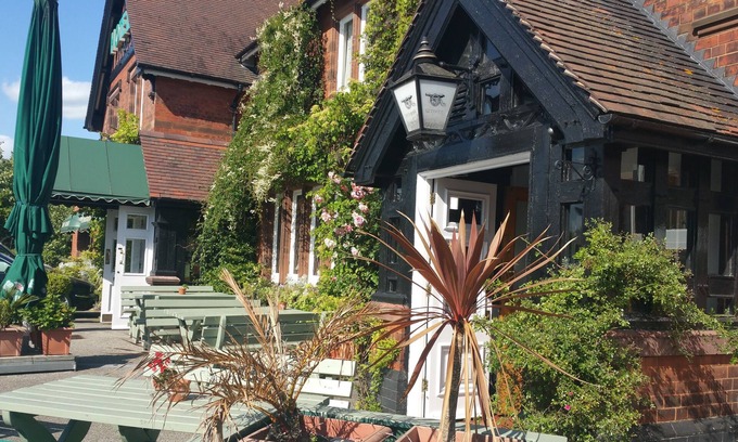 Sleaford Hotel | Discover The Carre Arms Hotel: Spa & Family-Friendly Stay
