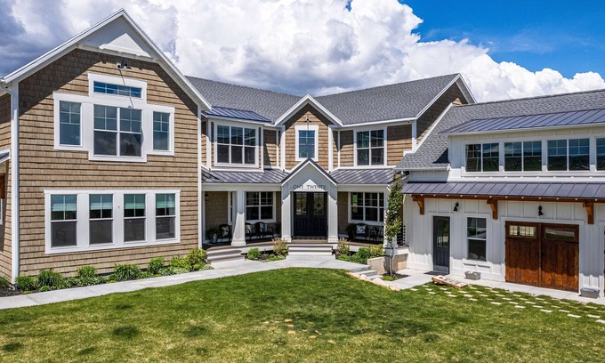 Cherimoya Hill Other | Discover The Carriage House @ Bear Lake - Sleeps 45 Plus!