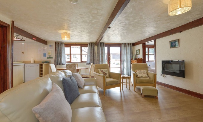 Westleigh Cottage | Discover The Cart Linhay: Pet Friendly with Pool Access