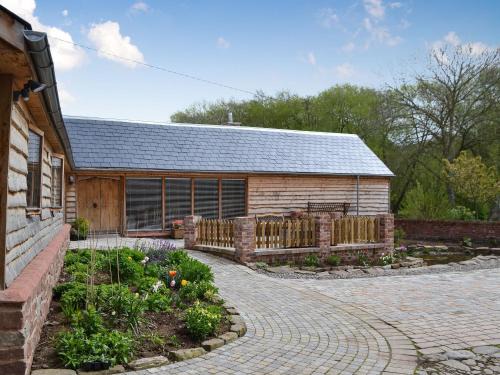 Aymestrey House | Relax at The Cart Shed: Pet & Child-Friendly Getaway