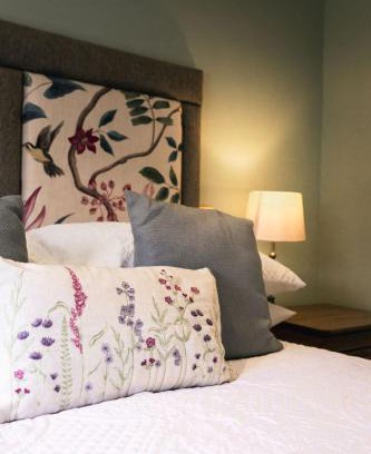 New Forest District Hotel | Discover the Cartwheel Inn: Pet-Friendly Family Retreat