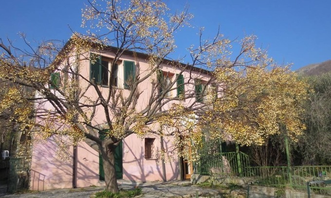 Gazzelli Apartment | Inviting Casa degli Orti e Giardino n. 1 with Breakfast