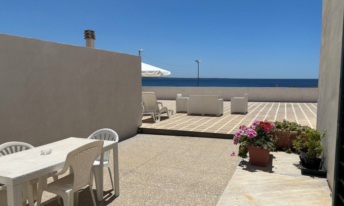 Gallipoli House | Discover Casa delle Zie: Central Gallipoli with Sea Views
