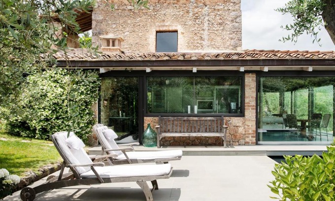 Simignano Villa | Experience The Casina: 4-Star Hotel with Pool Access