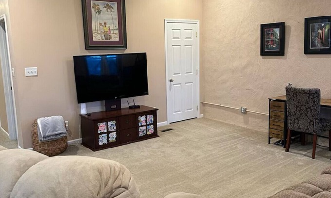 Oneonta House | The Castle - Downtown Shopping and Eating easy pleasant walk