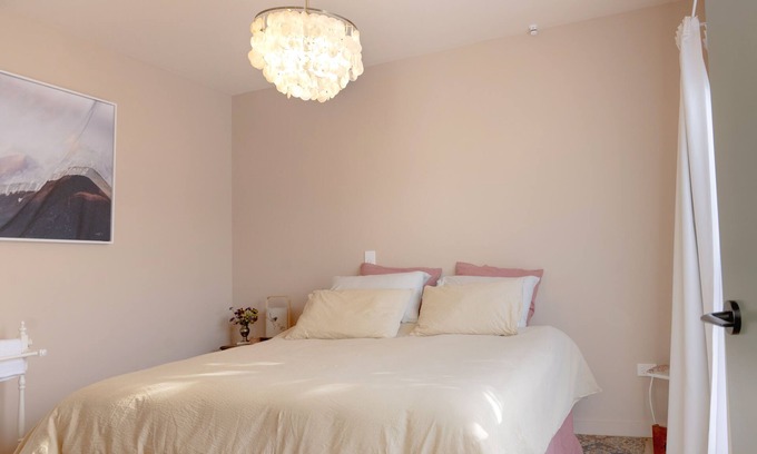 Greytown Cottage | Discover The Castle in Greytown: Spa & Family Friendly