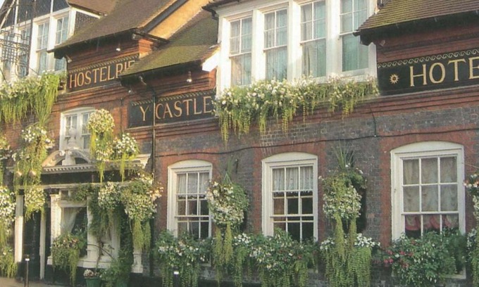 Bramber Hotel | Discover Comfort at The Castle Inn Hotel with Family-Friendly Amenities