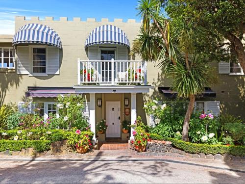 Cowes Hotel | Experience The Castle - Villa by the Sea with Ocean Views