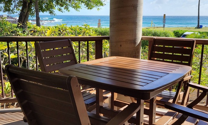 Poipu House | Stay at The Catbird Seat: Steps from Poipu Beach!