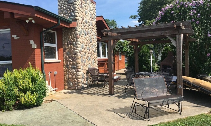Marcellus House | Relax at The Cedar Lodge on Big Fish Lake with Family Perks