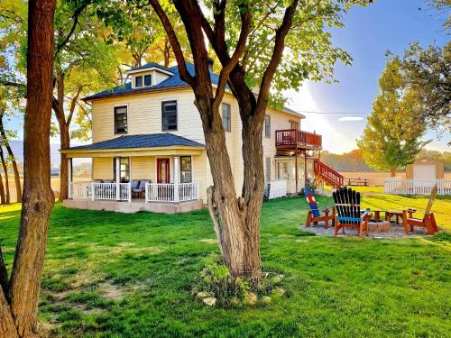 Fruita House | Pet-Friendly Centennial House: Your Adventure Awaits!