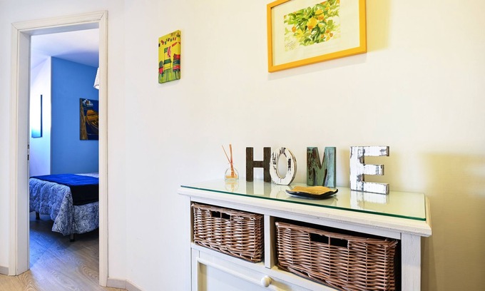 Sorrento City Centre Apartment | Ideal Base in Sorrento: Steps from the Station & Amenities