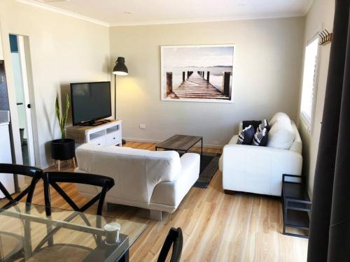 Geraldton House | Ideal Family Stay at The Central Shed - 10B with Great Reviews