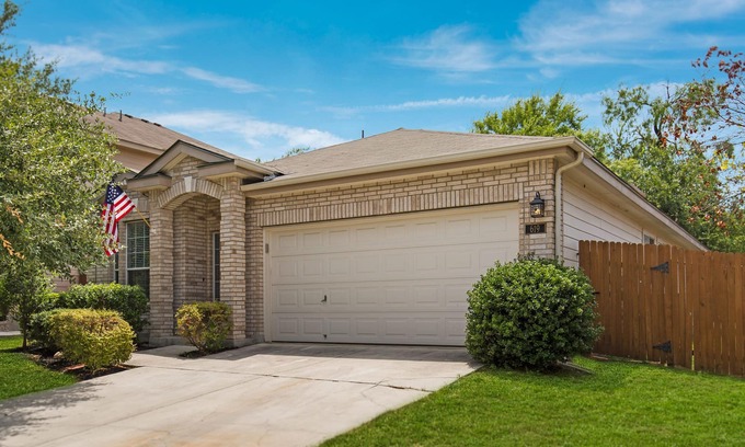 San Antonio House | Explore The Chamomile: Your LACKLAND AFB BMT Retreat