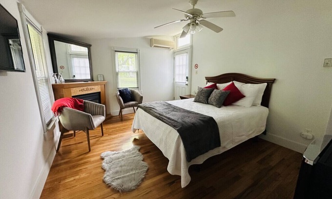 Hammondsport Apartment | The Champagne House Unit 7