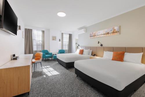 Adelaide Central Business District Hotel | Discover The Chancellor on Currie: Family-Friendly & Poolside