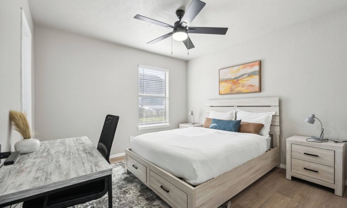 Grand Prairie Apartment | The Chandler 1111 I Comfy 2 Bed 2 Bath